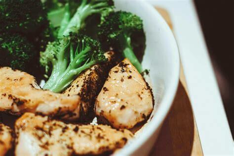 Nourish to Thrive: Everyday Nutrition for Energy, Mood & Longevity