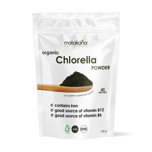 Matakana Superfoods Organic Chlorella Powder 100g packaging featuring green powder and nutritional benefits.